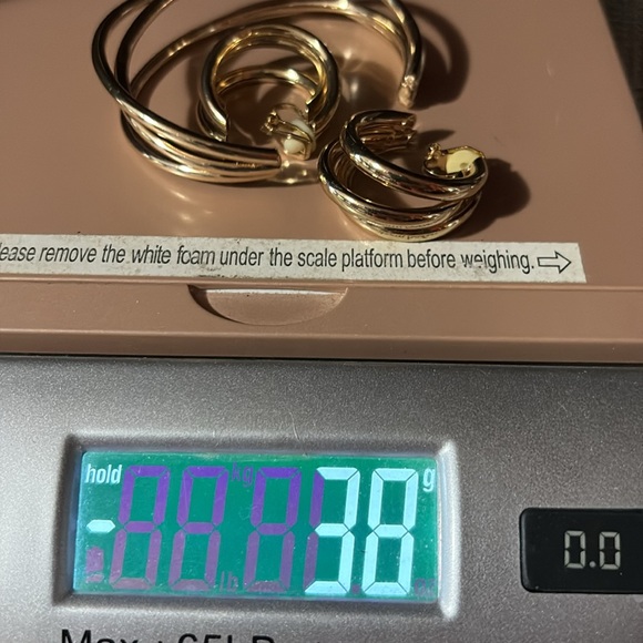 GEOMETRIC GOLD-TONE BRACELET AND MATCHING LEVERBACK EARRINGS SET - Picture 9 of 10